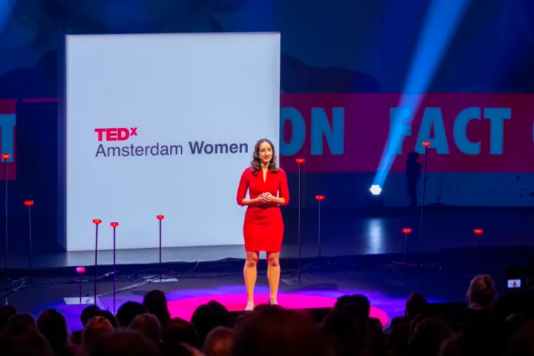 Laura Bas speaking at TEDx Amsterdam Women